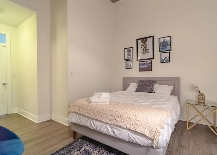 Luxury Cozy 2br With Optional Parking And Gym Access Near Mccormick Place, Lakefront And Soldier Field