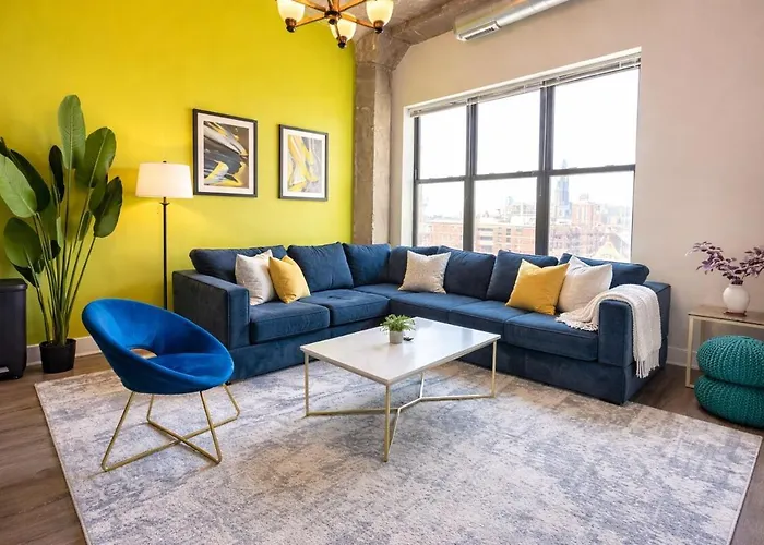 Luxury Cozy 2br With Optional Parking And Gym Access Near Mccormick Place, Lakefront And Soldier Field *